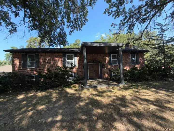 4343 S Brentwood St, Independence, MO 64055