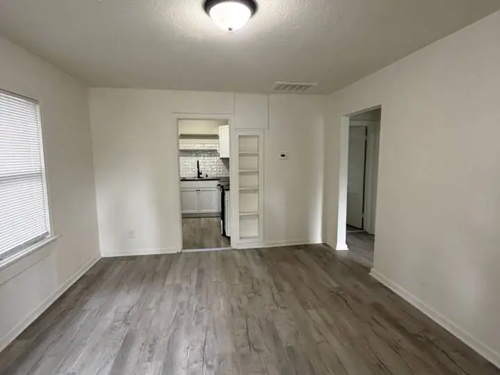 2541 Lister Ave, Kansas City, MO 64127