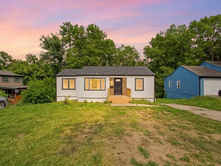 2221 S Hawthorne Ave, Independence, MO 64052